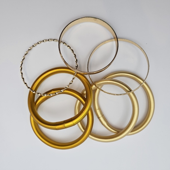 Elegant Gold Bangle Set Of 7 - Picture 2 of 6